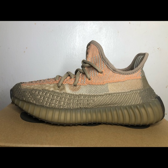 ⚠️SOLD⚠️ Yeezy Boost 350 V2 . Size 5.5M/7 W - Picture 4 of 11